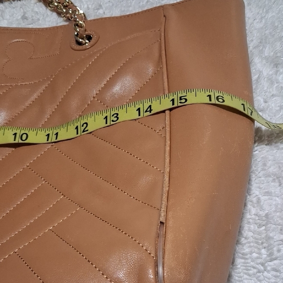 Tory Burch Quilted Tote - Picture 15 of 16